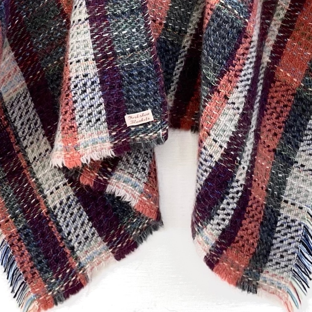 Yorkshire Blankets Woven Wool Blend Cape, Multicolour, Handmade in UK, One Size - Picture 5 of 7